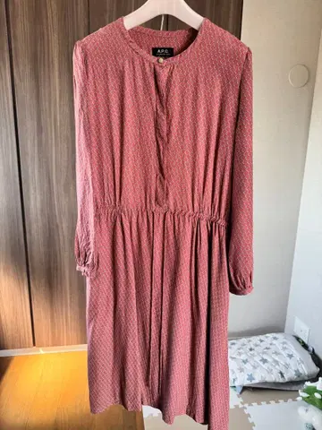 A.P.C. 핑크 무릎 기장 원피스 긴팔