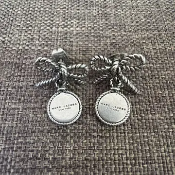 MARC JACOBS 로프 리본 귀걸이
