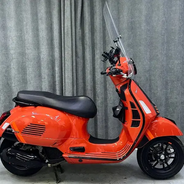 1인신조 신차급 24년식 베스파 GTS125 슈퍼스포츠 HPE 마그마
