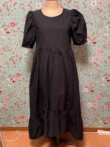 ZARA 블랙 롱 퍼프 슬리브 원피스