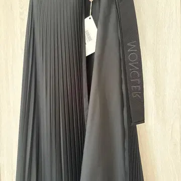 MONCLER 블랙 플리츠 스커트 GONNA