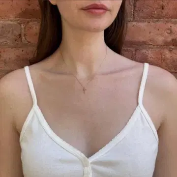 새상품 Brandy Melville 골드 크로스 목걸이 펜던트