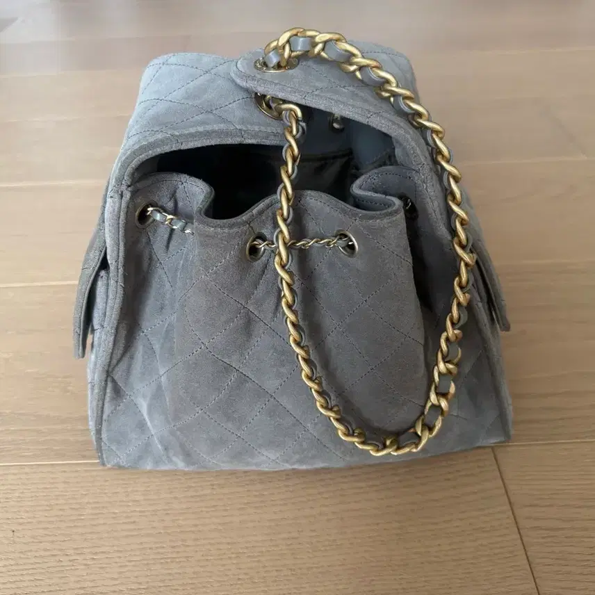 샤넬 25백 스웨이드 사진 2