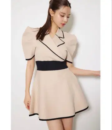 rienda 테일러드 칼라 미니 플레어 니트 원피스 반팔 여름옷