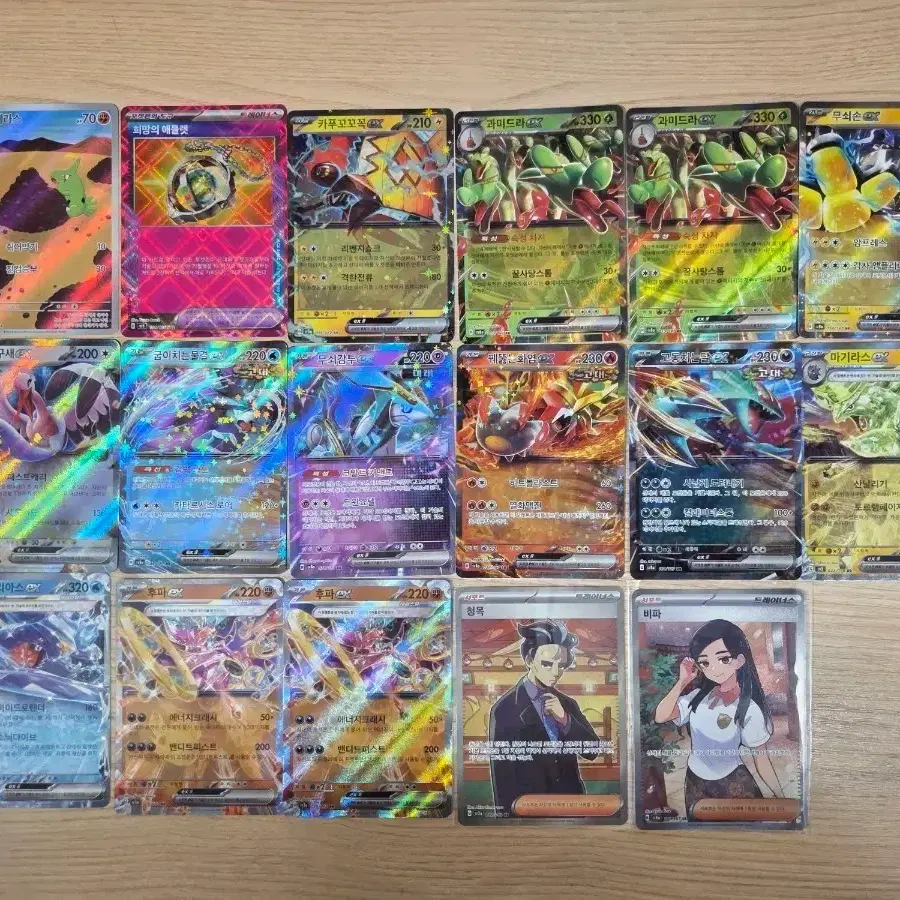 topps pokemon trading cards Pokemon TCG: Topps TV Animation Series 2 Tin (Pikachu & Friends)