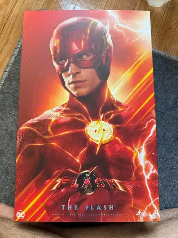 DC THE FLASH 피규어 Hot toys