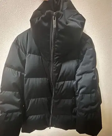 [새상품급] 유니클로 UNIQLO 다운 자켓 블랙 M 사이즈 +J