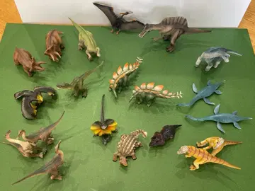 인기 공룡 총집합! 피규어 세트 20개 (전체 길이 6cm~13cm)