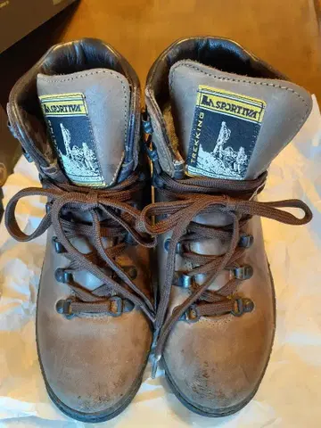 LA SPORTIVA 트레킹 부츠 브라운