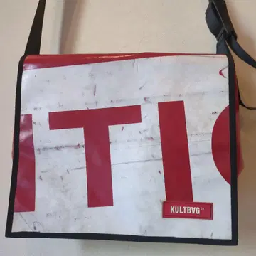KULTBAG 메신저 백 레드/화이트