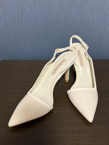 미사용 새상품 찰스&키이스 백 스트랩 펌프스 23cm