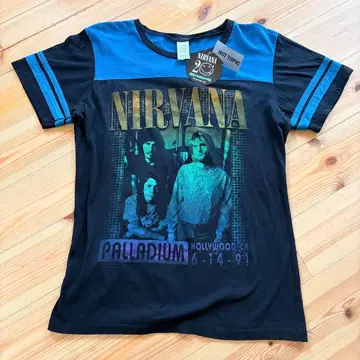 새상품 택 포함 NIRVANA 너바나 티셔츠 HOT TOPIC