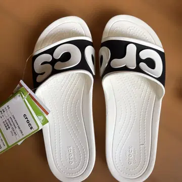crocs 미사용 새상품 택 포함 샌들 화이트/블랙 W7