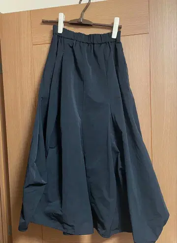 나곤스탠스 롱 스커트 블랙 M 블랙 컬러