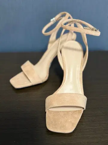 미사용 새상품 찰스앤키스 스트랩뮬 23cm