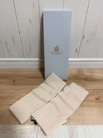 [ 미사용 새상품 ] 아소스메레 암워머 베이지 캐시미어 wako