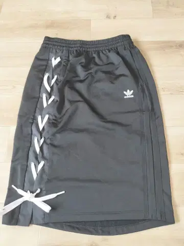 [ 새상품급 ] adidas 아디다스 레이스업 스커트 M