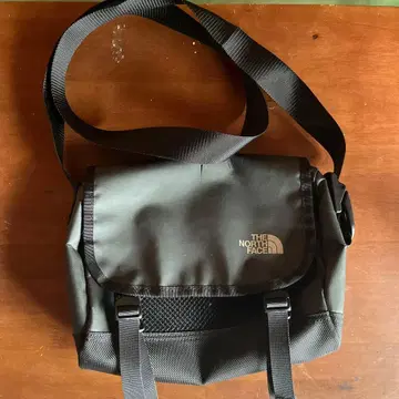 THE NORTH FACE 블랙 컬러 메신저 백