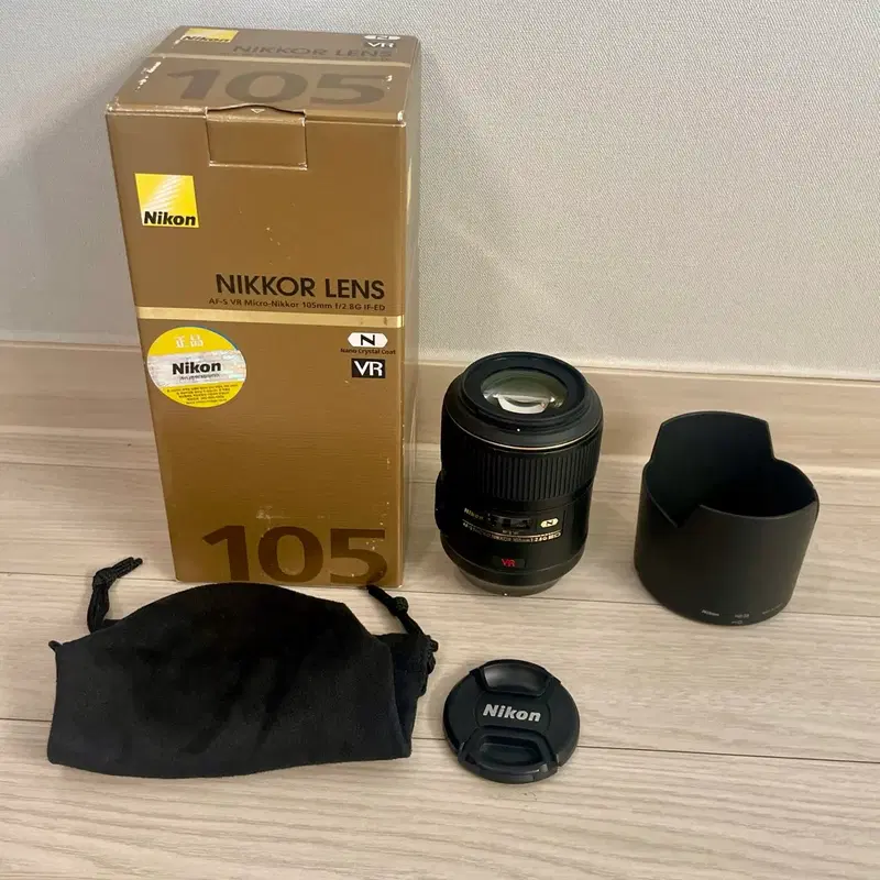 니콘의 AF-S VR Micro-Nikkor 105mm f/2.8G IF