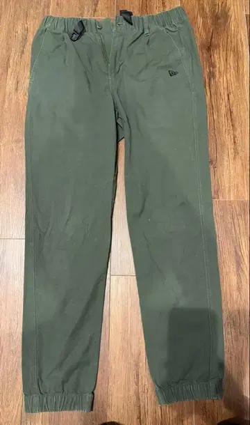 NEW ERA 뉴에라 올리브색 워크 팬츠 M 사이즈