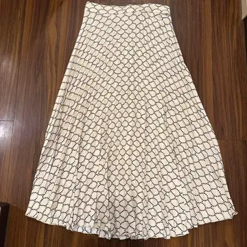 택 포함 미사용 새상품 ZARA 플리츠 롱 스커트 M 사이즈