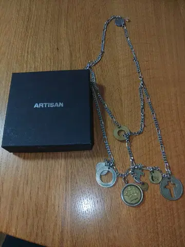ARTISAN 코인 모티브 목걸이