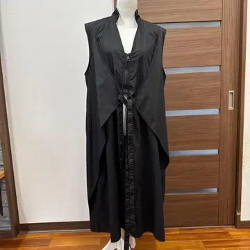 [ 새상품 ] 블랙 롱 베스트 노카라