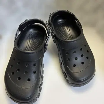 [ 새상품급 ] Crocs 아이코닉 클래식 크로그 블랙 W6