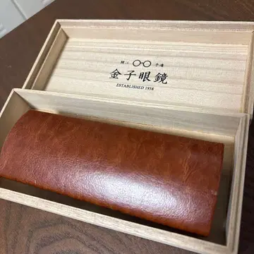금자안경 나무 상자와 안경 케이스