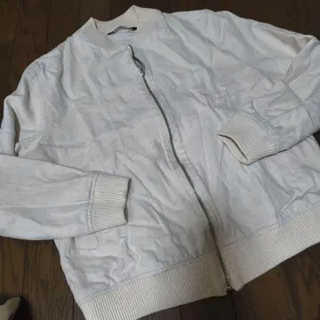 새상품급 ZARA 자라 화이트 집업 자켓 점퍼 후드티