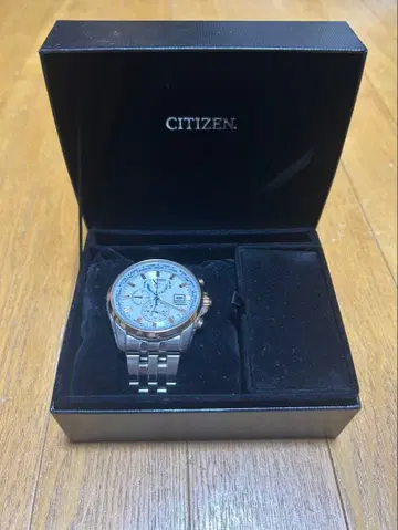CITIZEN 아테사 크로노그래프 시계 실버