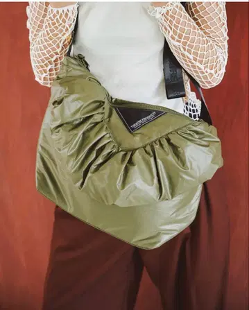 THEATRE PRODUCTS 퍼프 프릴 메신저 백
