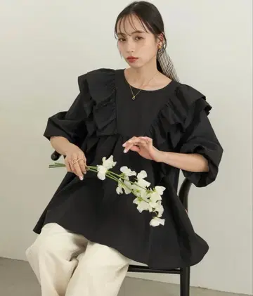 hinari 볼륨 프릴 블라우스