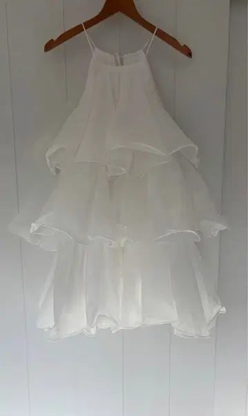 The TOE 썸머 백 드레스 HESIOD FRILL DRESS