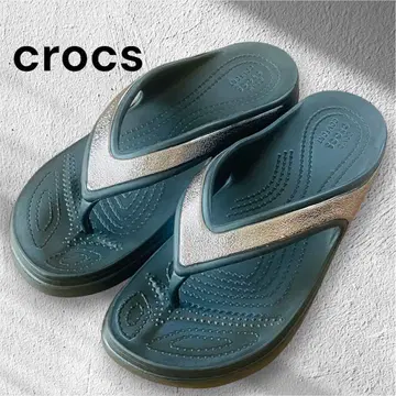 [ 시착만 한 상품 ] crocs 비치 샌들 라메 글리터 W8 24cm