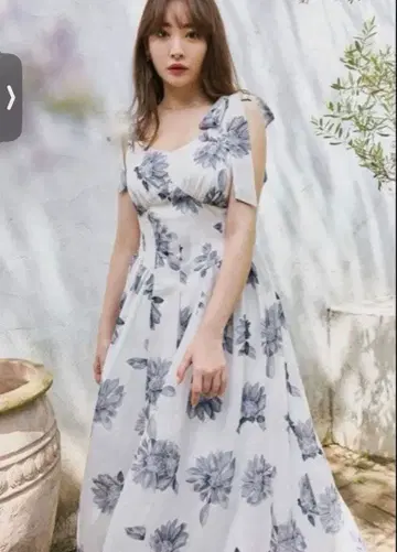 herlipto Sunflower-Printed Midi Dress