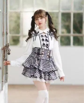 새상품 LIZLISA 사다리 리본 깅엄 티어드 스커트 팬츠 블랙