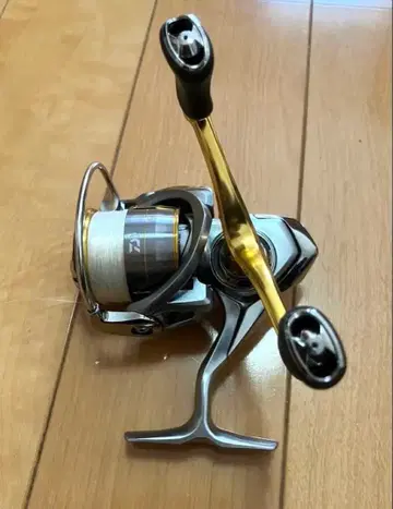 DAIWA FREAMS LT 2500S-DH 스피닝 릴
