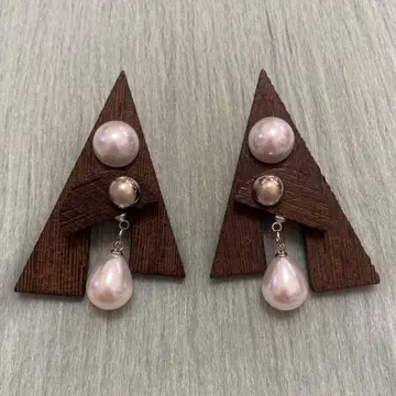 우드와 펄 모티브 디자인 귀걸이