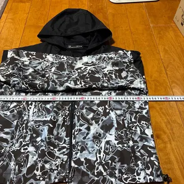 언더아머 카모 패턴 나일론 자켓 M