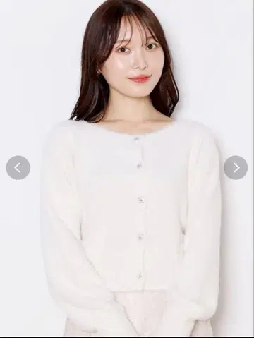 미사용 새상품 택 포함 MERCURYDUO 미니 샤기 비쥬 버튼 가디건