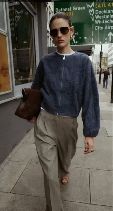 미사용 새상품 ZARA 자수 봄버 자켓 S