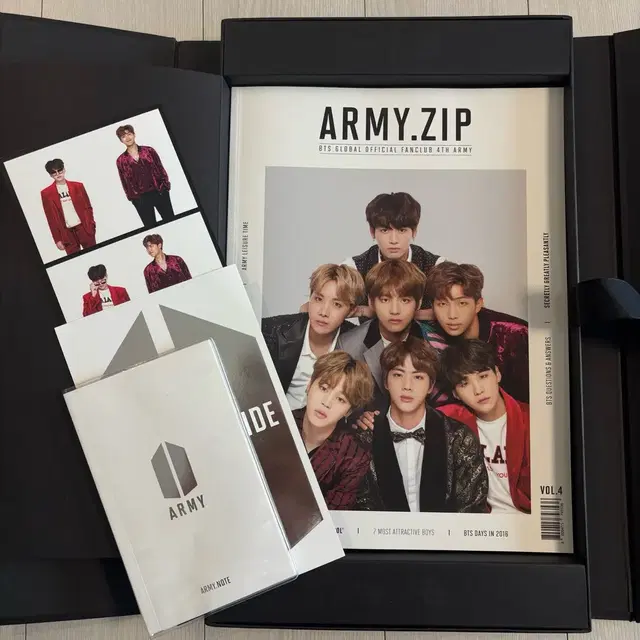 ๋ฐฉํ์๋
๋จ BTS Army Zip 4๊ธฐ ์ธํธ
