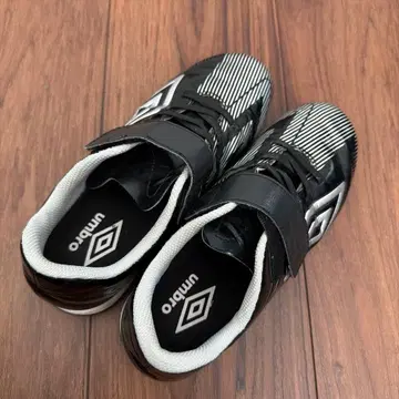 umbro 축구화 21 JP 블랙/화이트