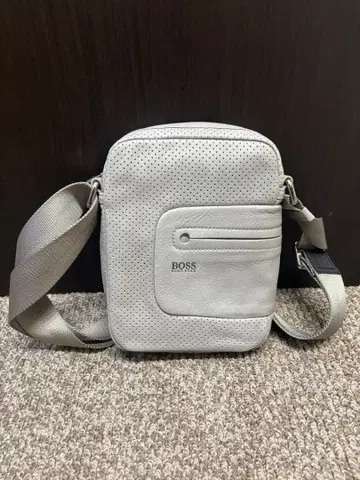 HUGO BOSS 숄더백