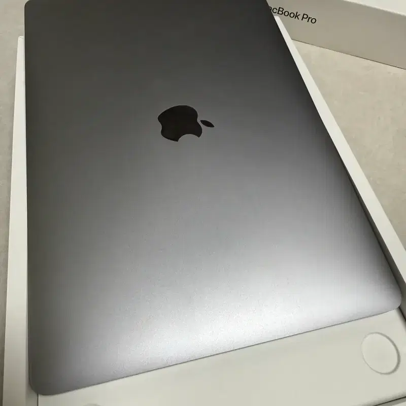 Macbook pro 2020 13 inch M1
