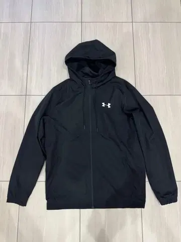 Under Armour 후드 부착 나일론 자켓 블랙