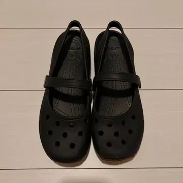 crocs 레트로 멜리 제인 W7 단종