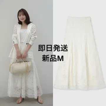 새상품 anuans 오너먼트 레이스 세미 플레어 스커트 화이트