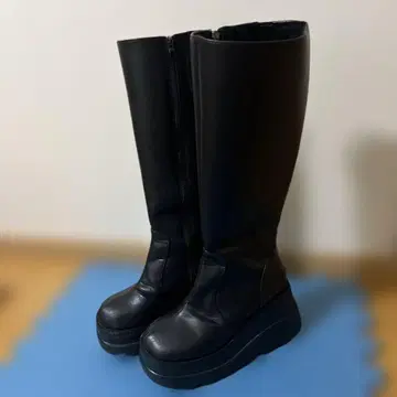 블랙 통굽 롱 부츠 사이드 지퍼